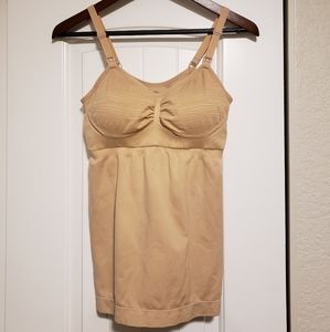 Sublime hands free pumping and nursing tank